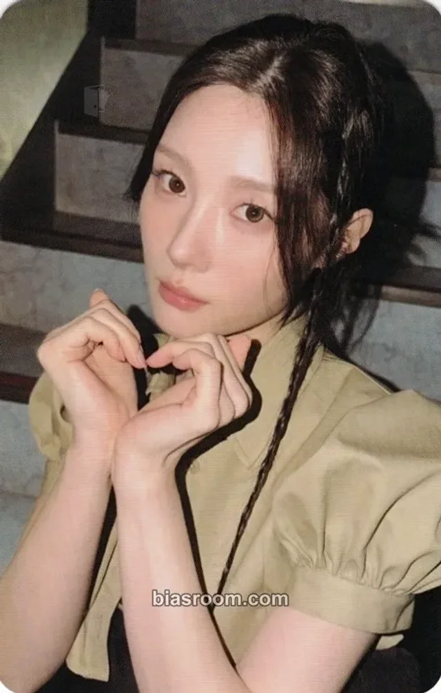 I.O.I - Chaeyeon - LOOP Album pob (pre-order benefit) ktown4u