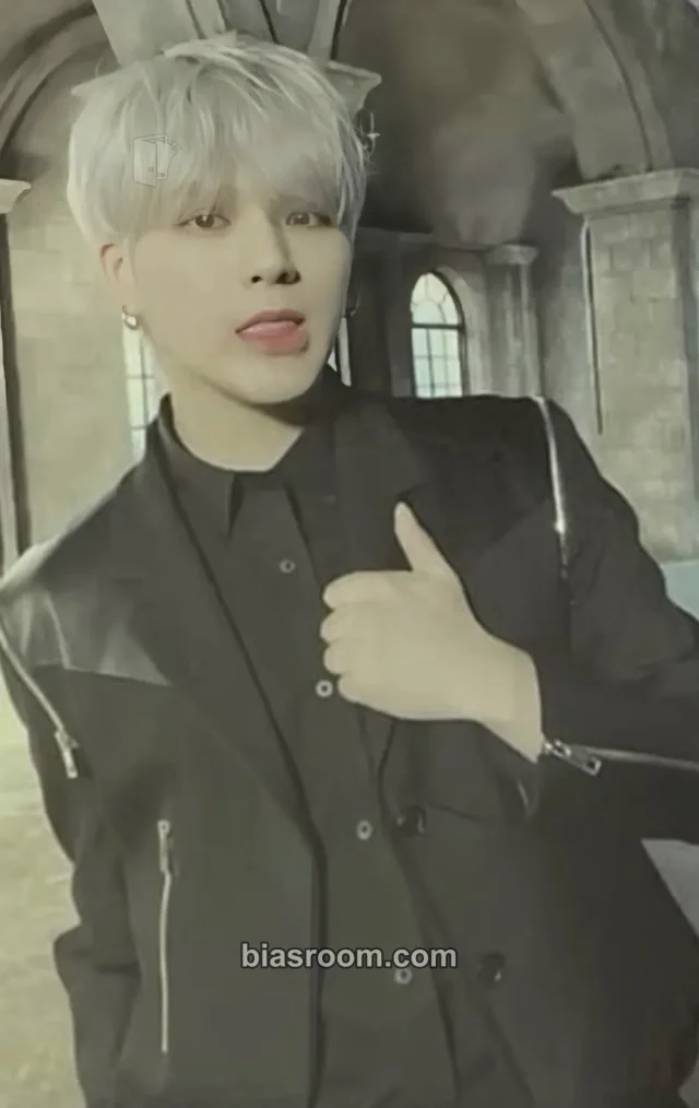 D-CRUNCH - Hyunwook - Addiction Album album photocard