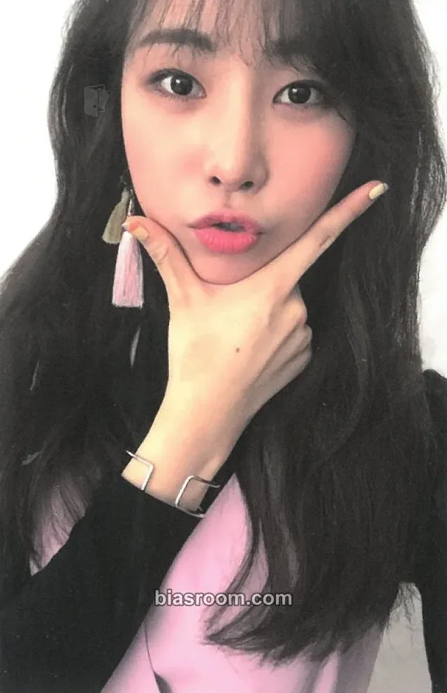 gugudan - Haebin - Act 2: Narcissus Album album photocard signature back