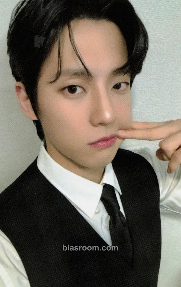 Minhyuk BTOB x Everline BToday Popup Store Photocard - BTOB - BTOB K-pop photocard