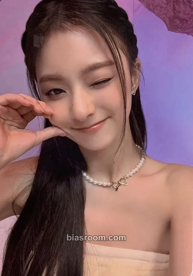 Nagyung Unlock My World Photocard - fromis_9 - fromis_9 K-pop photocard