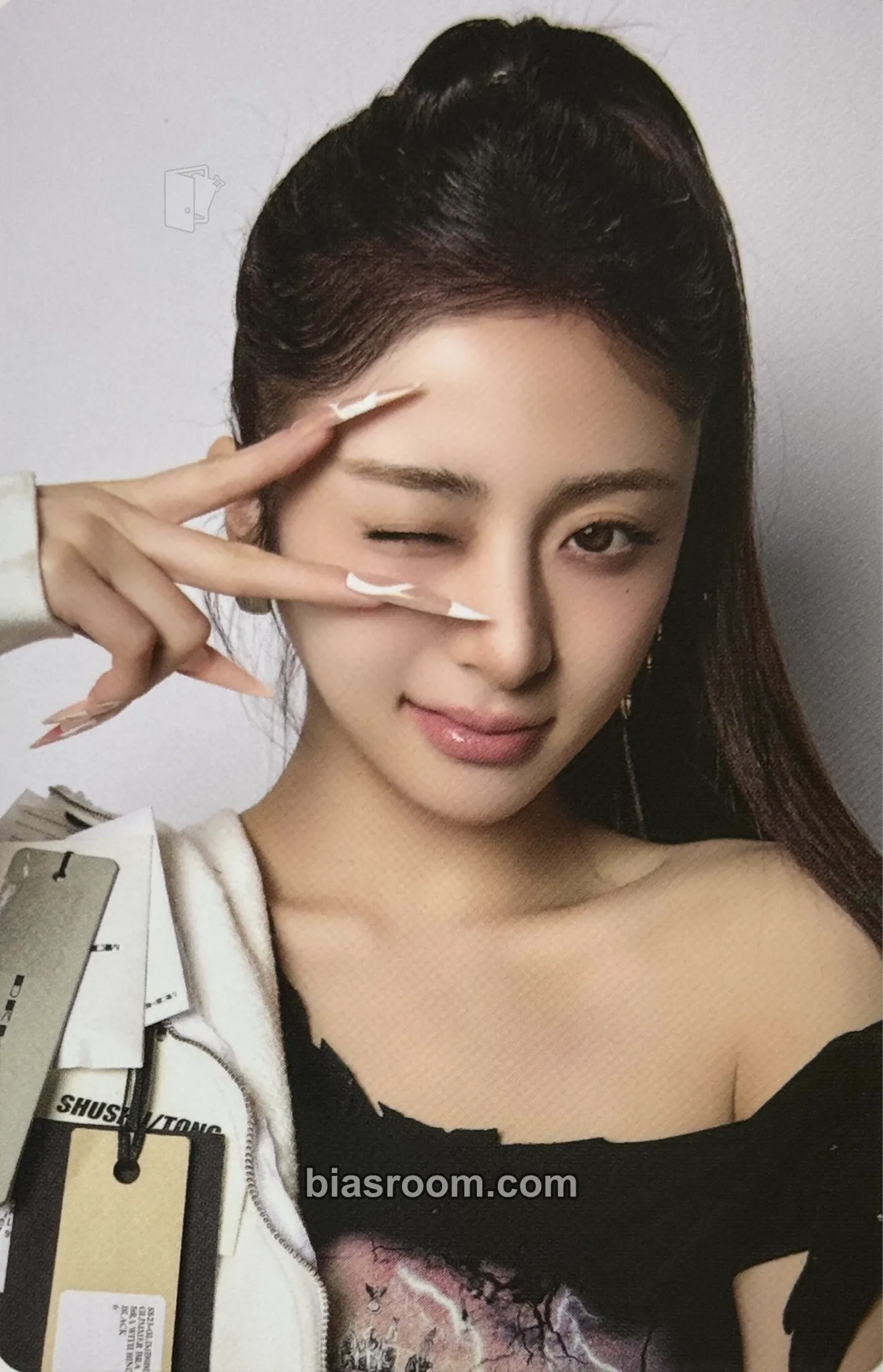 Huh Yunjin PUREFLOW pt.1 Photocard - LE SSERAFIM - LE SSERAFIM K-pop photocard