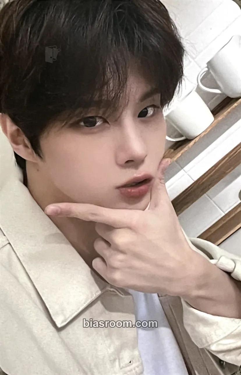 Wooseok 2023 Season's Greetings : Every moment of 2023 with Kim Woo Seok Photocard - Kim Wooseok - Kim Wooseok K-pop photocard