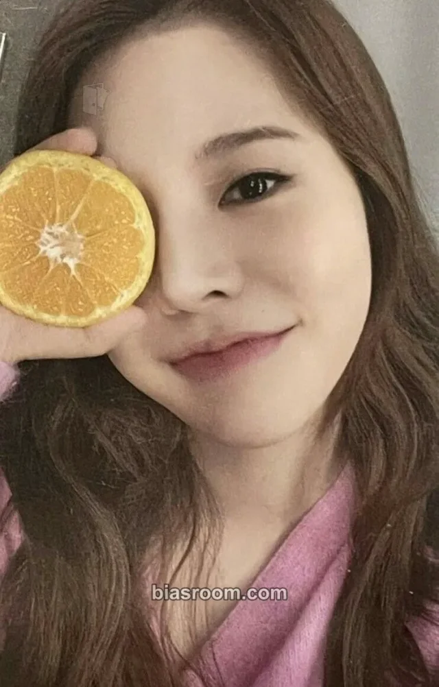 Sunny Girls' Generation 2021 Winter SMTOWN: SMCU Express K-pop photocard