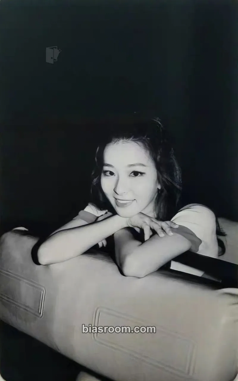 Seulgi SM Merchandise Collections Photocard - Red Velvet - Red Velvet K-pop photocard