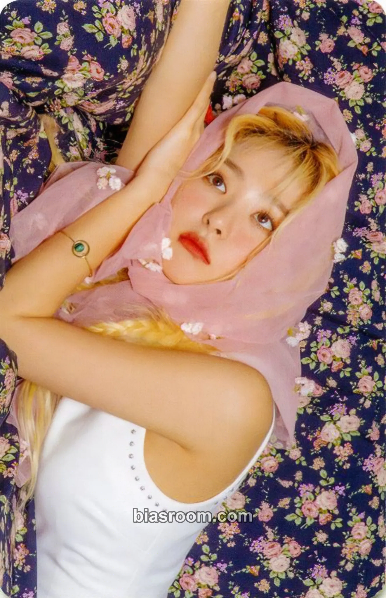 Seulgi ReVeluv-Baby Party Photocard - Red Velvet - Red Velvet K-pop photocard