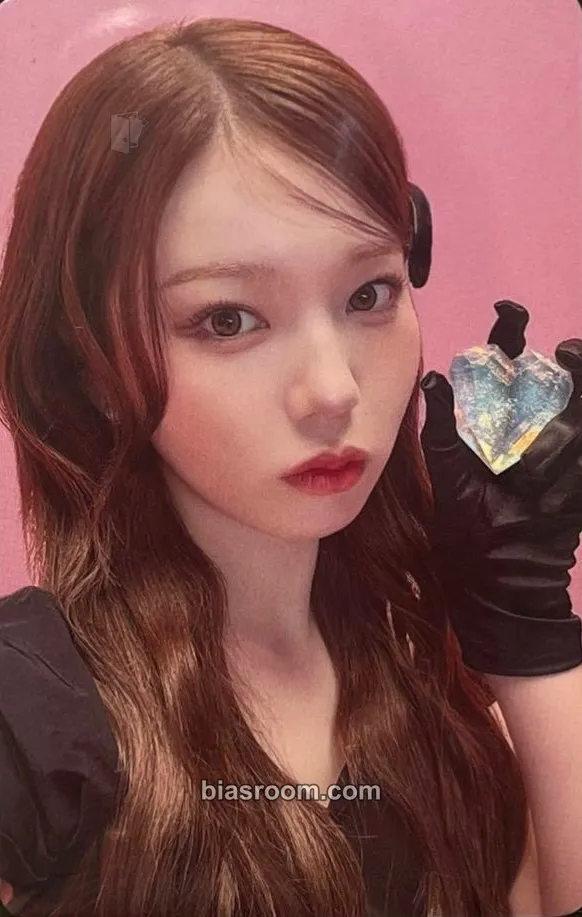 Ayaka NiziU Live with U 2025 "NEW EMOTION : Face To Face" Photocard - NiziU - NiziU K-pop photocard
