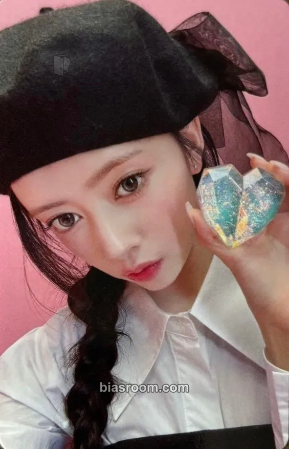 Rima NiziU Live with U 2025 "NEW EMOTION : Face To Face" Photocard - NiziU - NiziU K-pop photocard