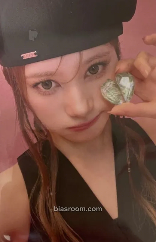Nina NiziU Live with U 2025 "NEW EMOTION : Face To Face" Photocard - NiziU - NiziU K-pop photocard