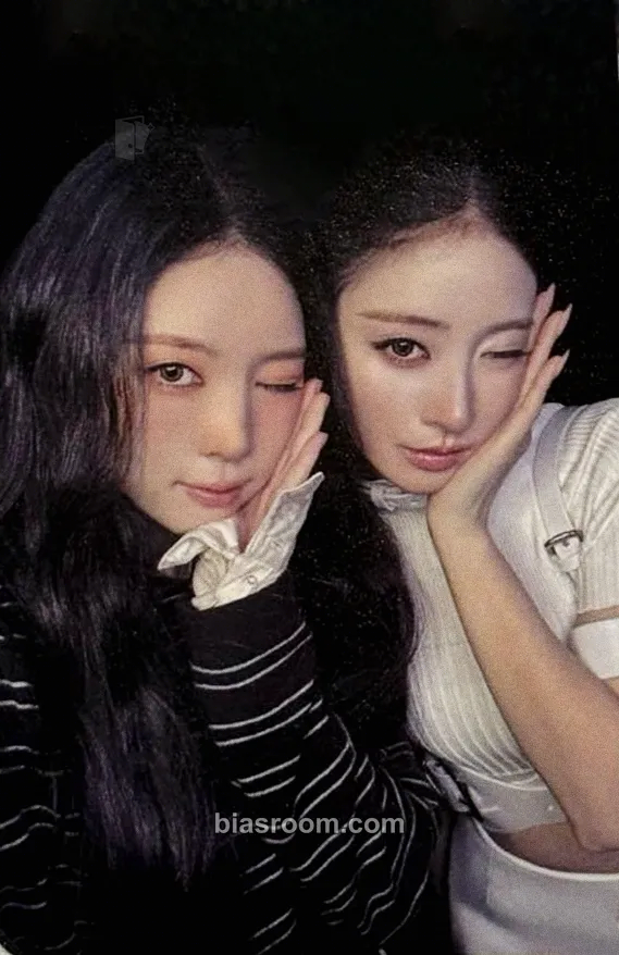 BITE NOW Photocard - MEOVV - MEOVV K-pop photocard