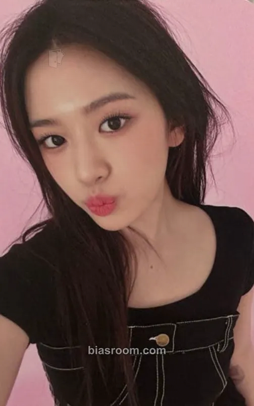 Yujin Yujin x CLIO Photocard - IVE - IVE K-pop photocard