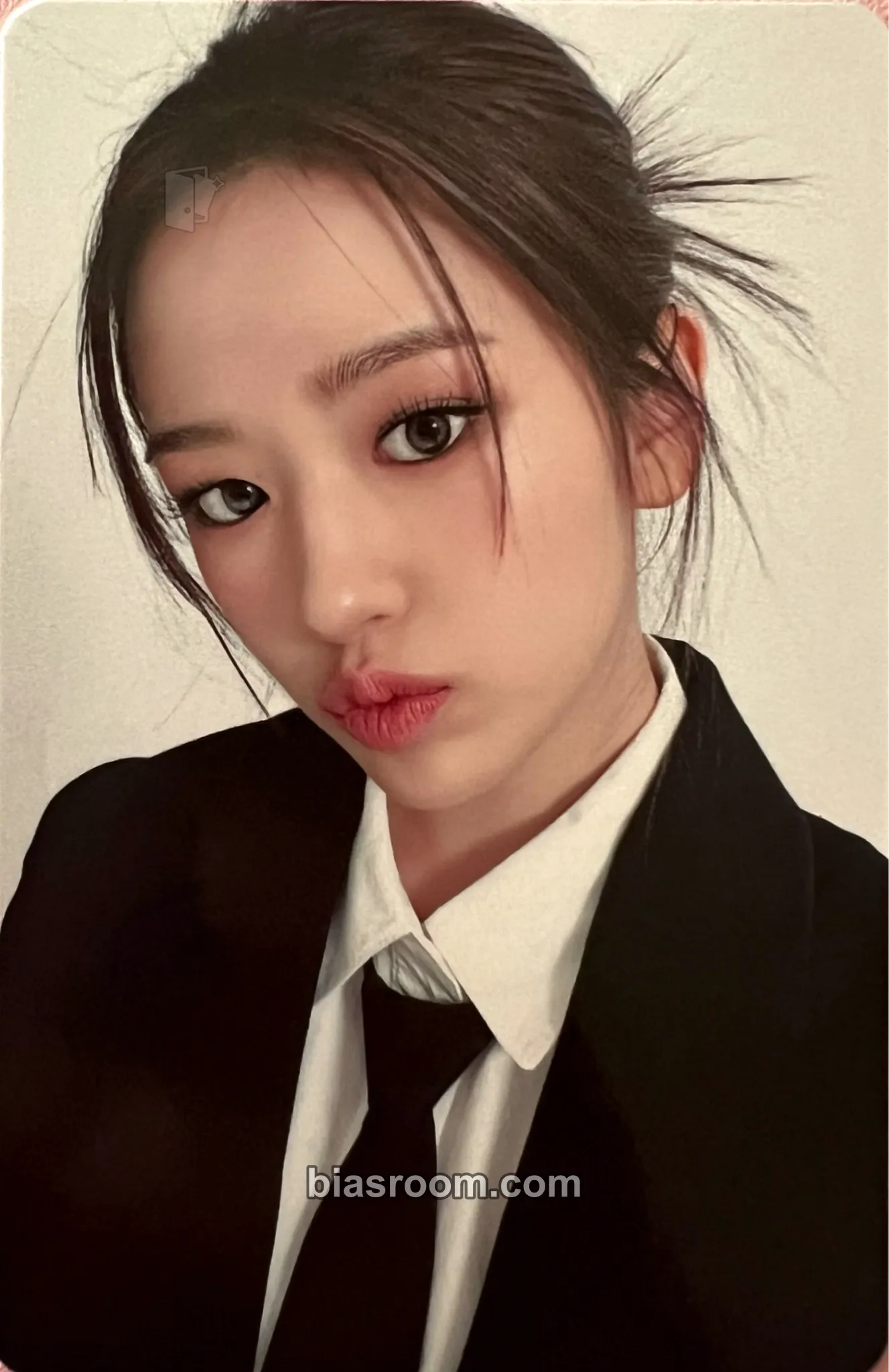 Yujin Yujin x CLIO Photocard - IVE - IVE K-pop photocard