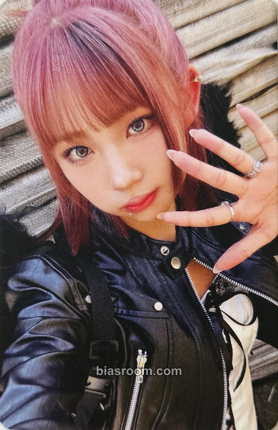 Dosie RBW Cafe Photocard - PURPLE KISS - PURPLE KISS K-pop photocard