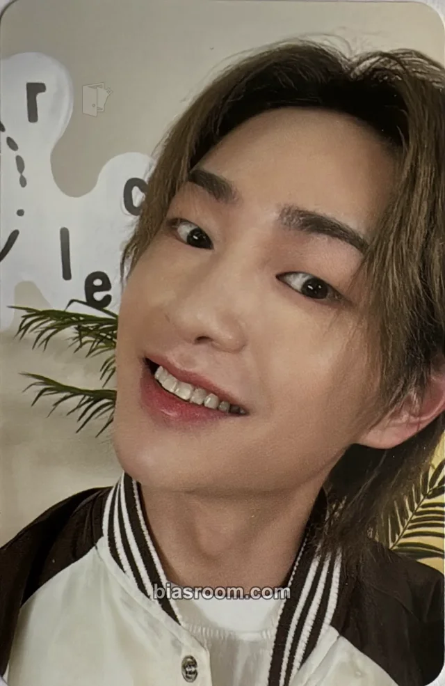 SHINee - Onew - Circle Album smtown & store unboxing event selfie