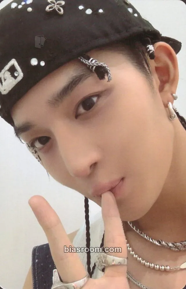 Jinyoung STILL YOUNG Photocard - Bae Jinyoung - Bae Jinyoung K-pop photocard
