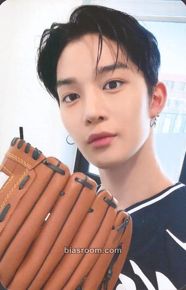 Jinyoung STILL YOUNG Photocard - Bae Jinyoung - Bae Jinyoung K-pop photocard