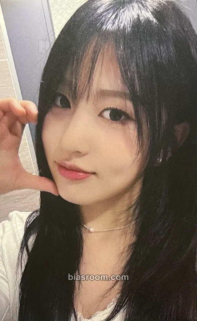 Latency - Heeyeon - Latency Fancon 'Timeless' Event photocard set