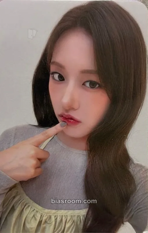 Yujin Yujin x CLIO Photocard - IVE - IVE K-pop photocard