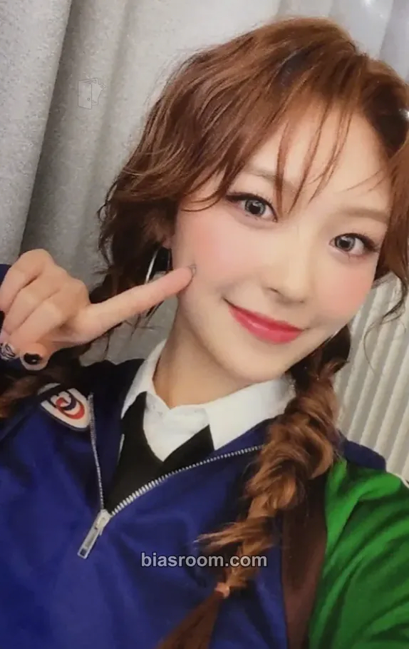 Yujeong Into The Light Photocard - LIGHTSUM - LIGHTSUM K-pop photocard