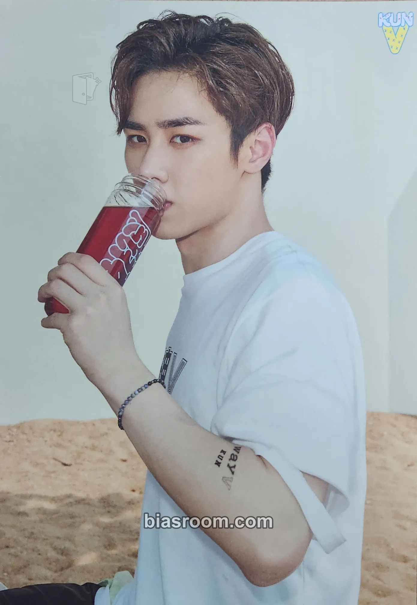 Kun 2019 Summer Vacation Kit Photocard - WayV - WayV K-pop photocard