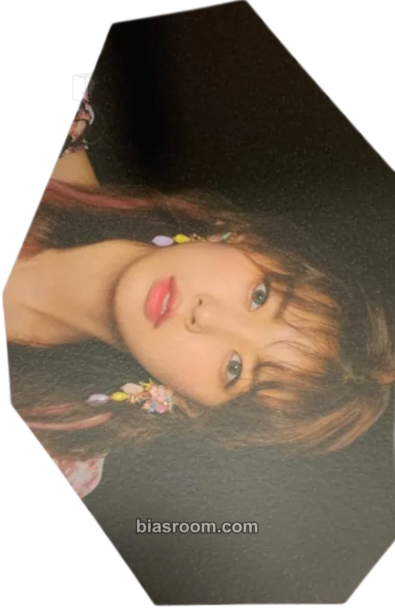 Hyewon BLOOM*IZ Photocard - IZ*ONE - IZ*ONE K-pop photocard