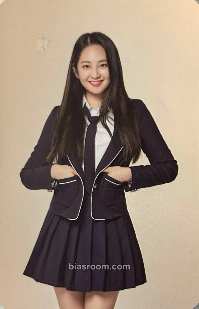 MOMOLAND - Taeha - MOMOLAND 1st Fanmeeting “Hello, Merry-Go-Christmas” Event photocard set merch photocard