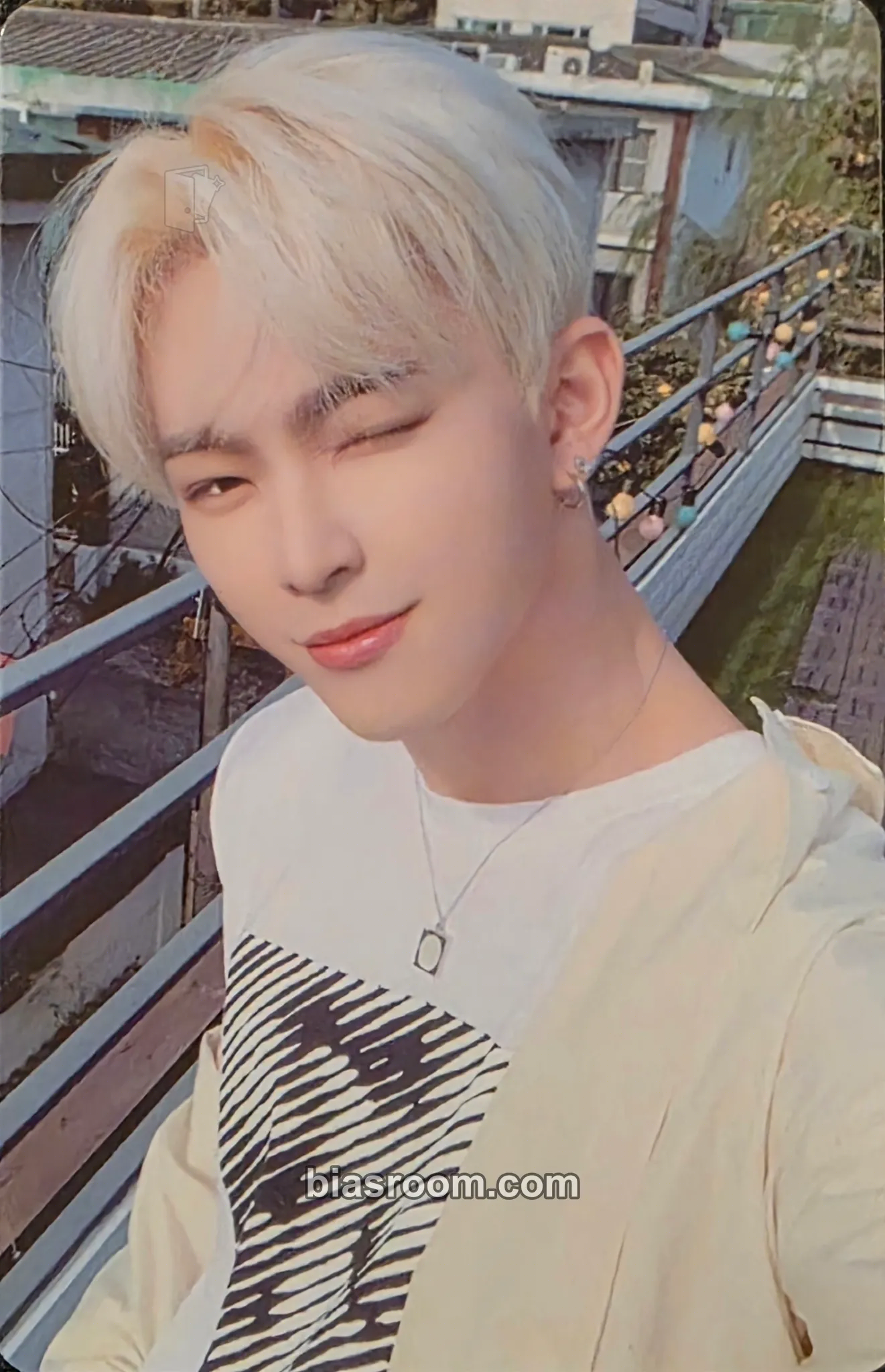 Leedo Season‘s Greetings 2021 - 1US HOUSE Photocard - ONEUS - ONEUS K-pop photocard