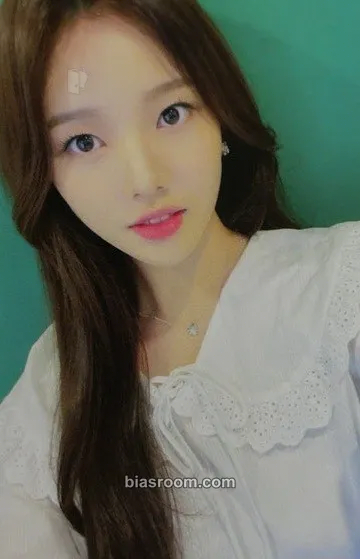 Soojin Play Game : Holiday Photocard - Weeekly - Weeekly K-pop photocard