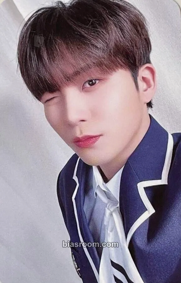 Jongho ANITEEZ IN ILLUSION Photocard - ATEEZ - ATEEZ K-pop photocard