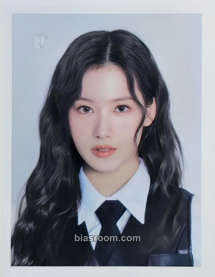 Sana TWICE 5th World Tour Ready to Be Photocard - TWICE - TWICE K-pop photocard