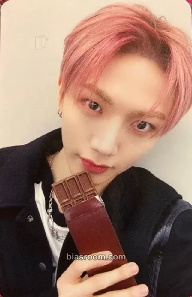 ALL(H)OURS - Hyunbin - Smoke Point Album pob (pre-order benefit) makestar