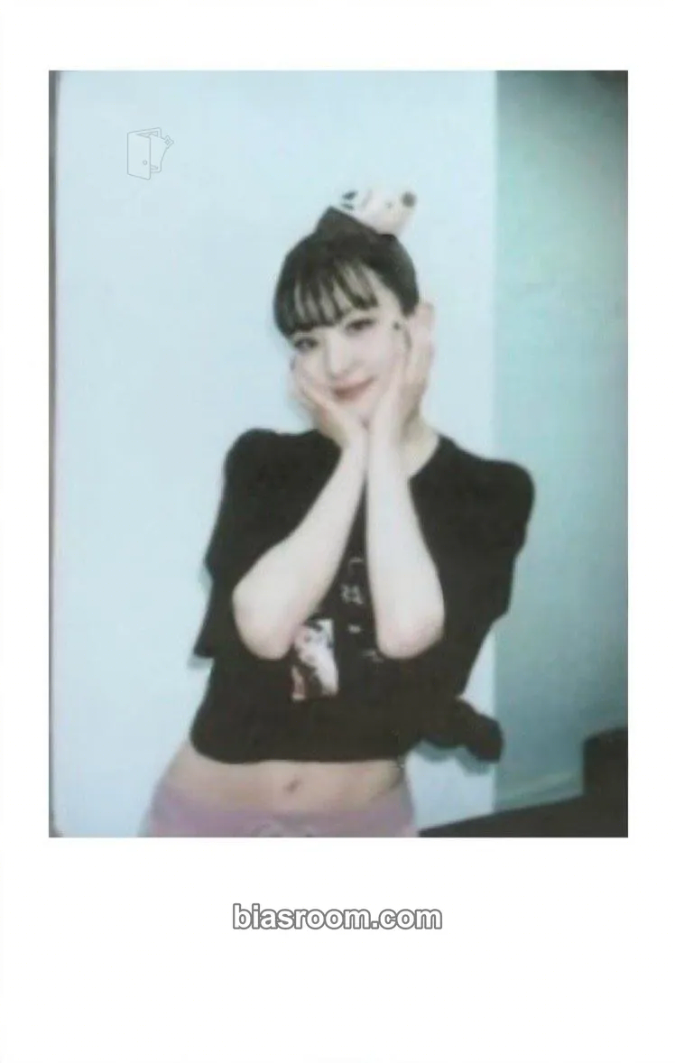 Seulgi Tilt Photocard - Red Velvet - Red Velvet K-pop photocard
