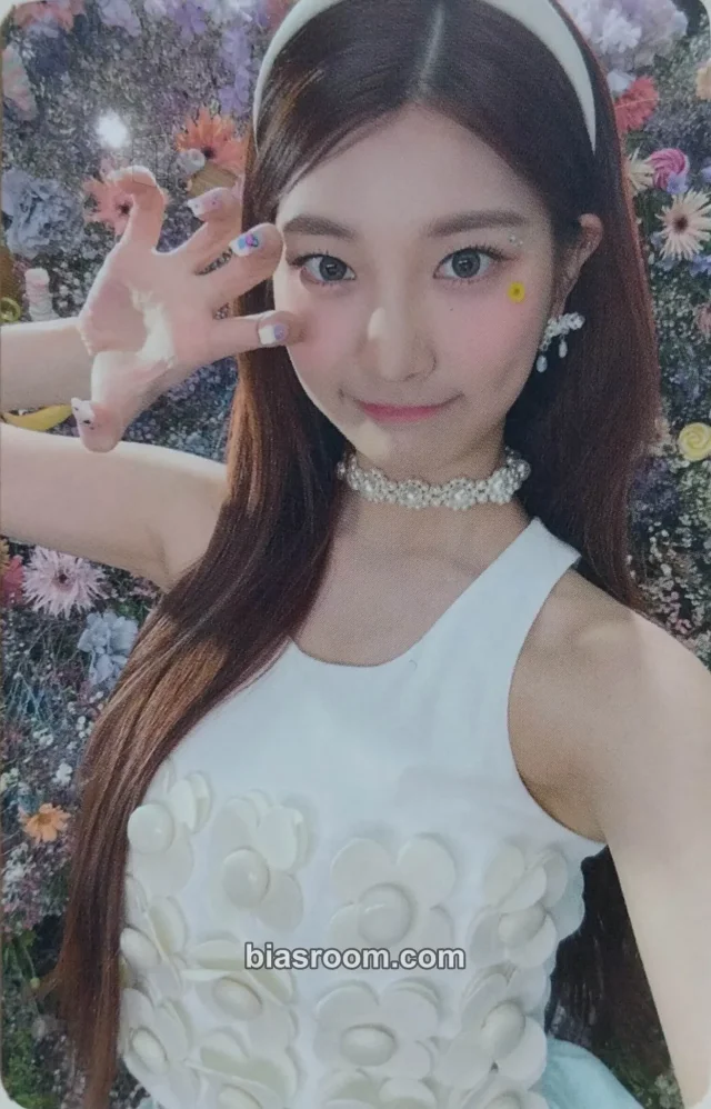WOOAH - Minseo - Joy Album album photocard enjoy version