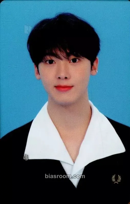 Yoon San-ha 2023 Season’s Greetings Photocard - ASTRO - ASTRO K-pop photocard