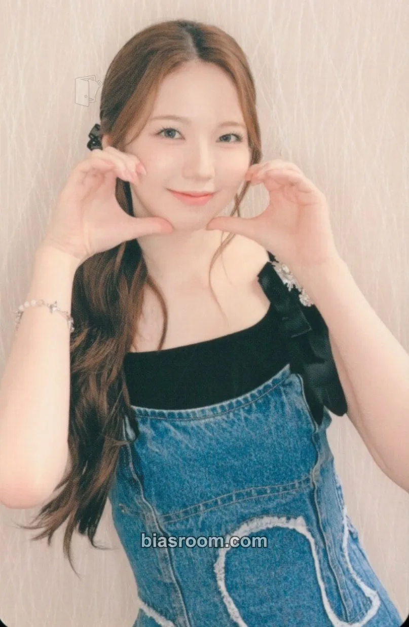 Ayaka New Emotion Photocard - NiziU - NiziU K-pop photocard