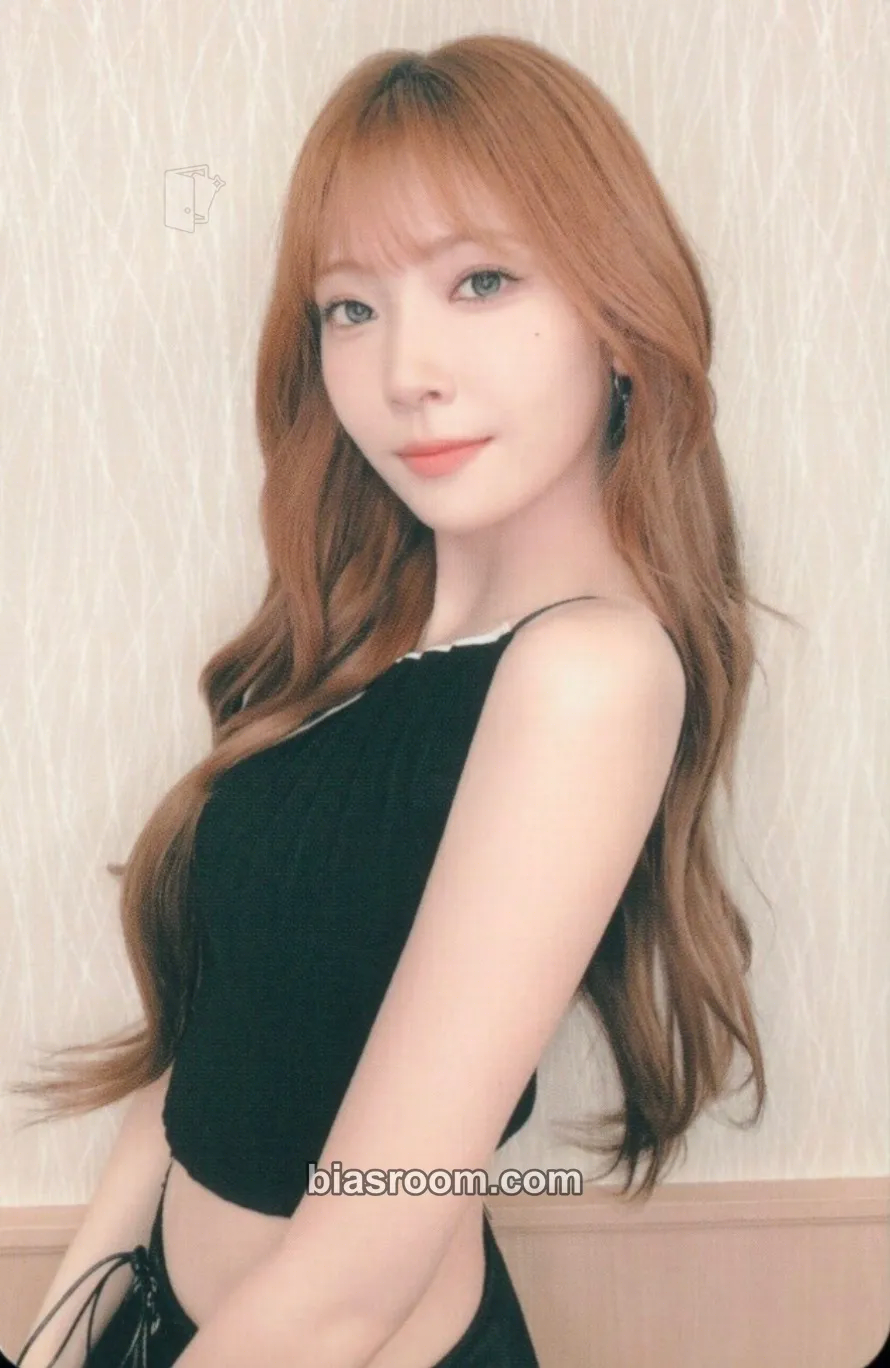 Mayuka New Emotion Photocard - NiziU - NiziU K-pop photocard