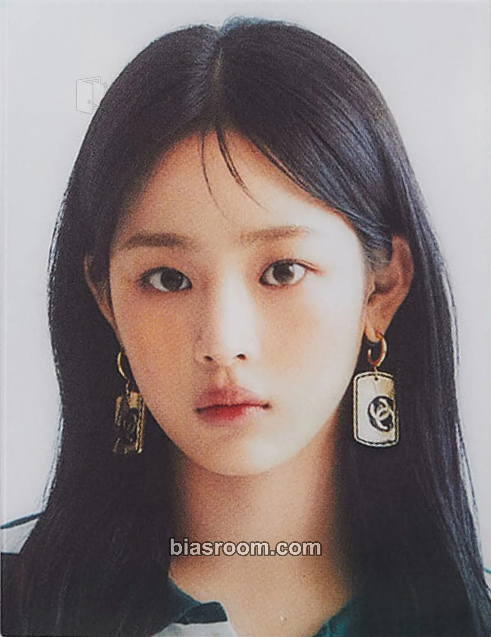 Minji How Sweet Photocard - NewJeans - NewJeans K-pop photocard