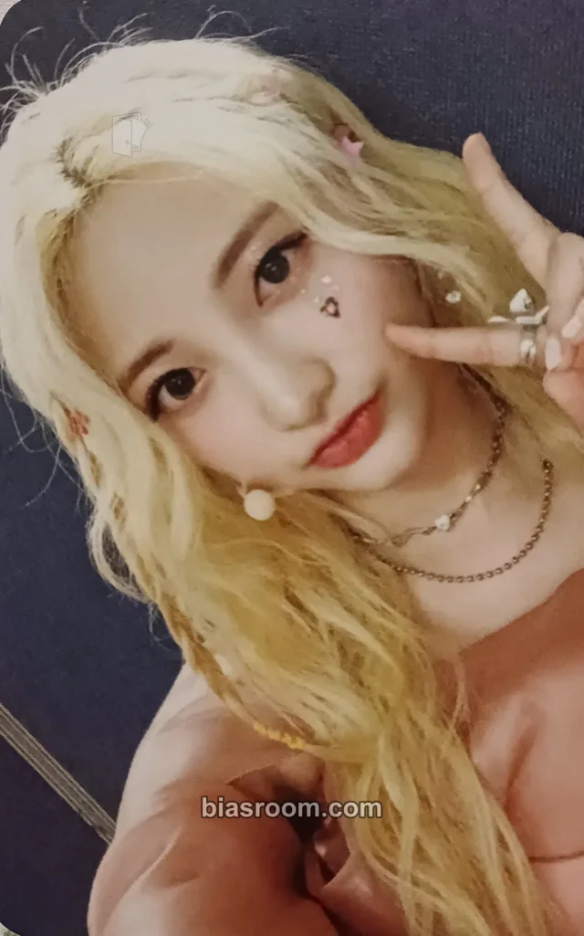 ILY:1 - Rona - Love in Bloom Album pob (pre-order benefit) withmuu