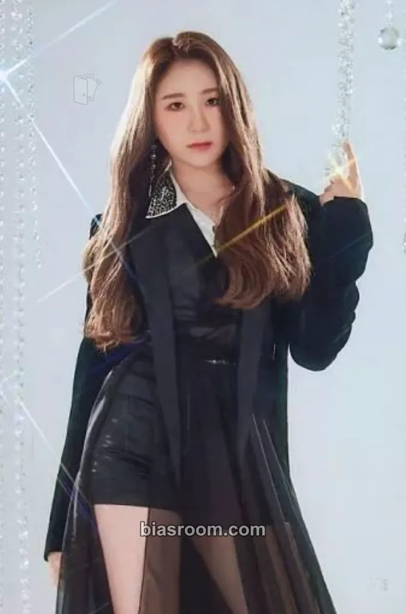 Lee Chaeyeon HEART*IZ POP-UP STORE Photocard - IZ*ONE - IZ*ONE K-pop photocard