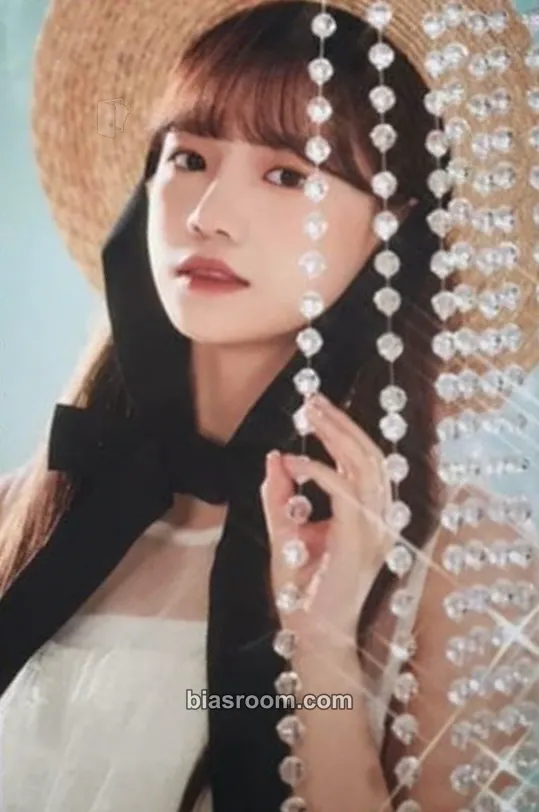 Jo Yuri HEART*IZ POP-UP STORE Photocard - IZ*ONE - IZ*ONE K-pop photocard
