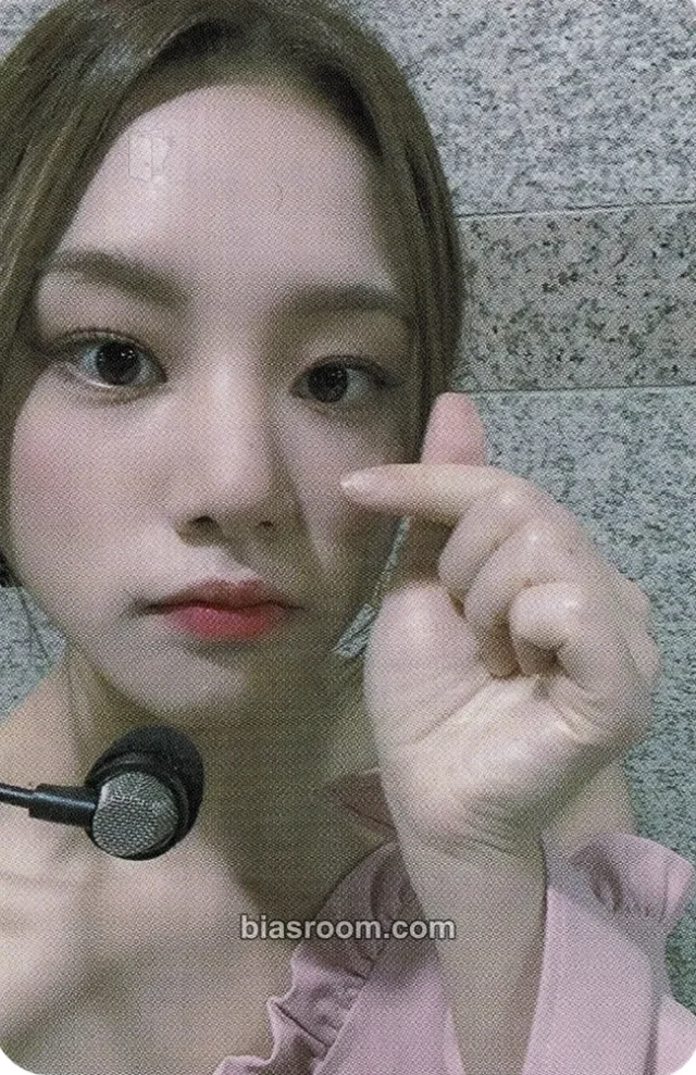LABOUM - Solbin - Blossom Album soundwave lucky draw (LD)