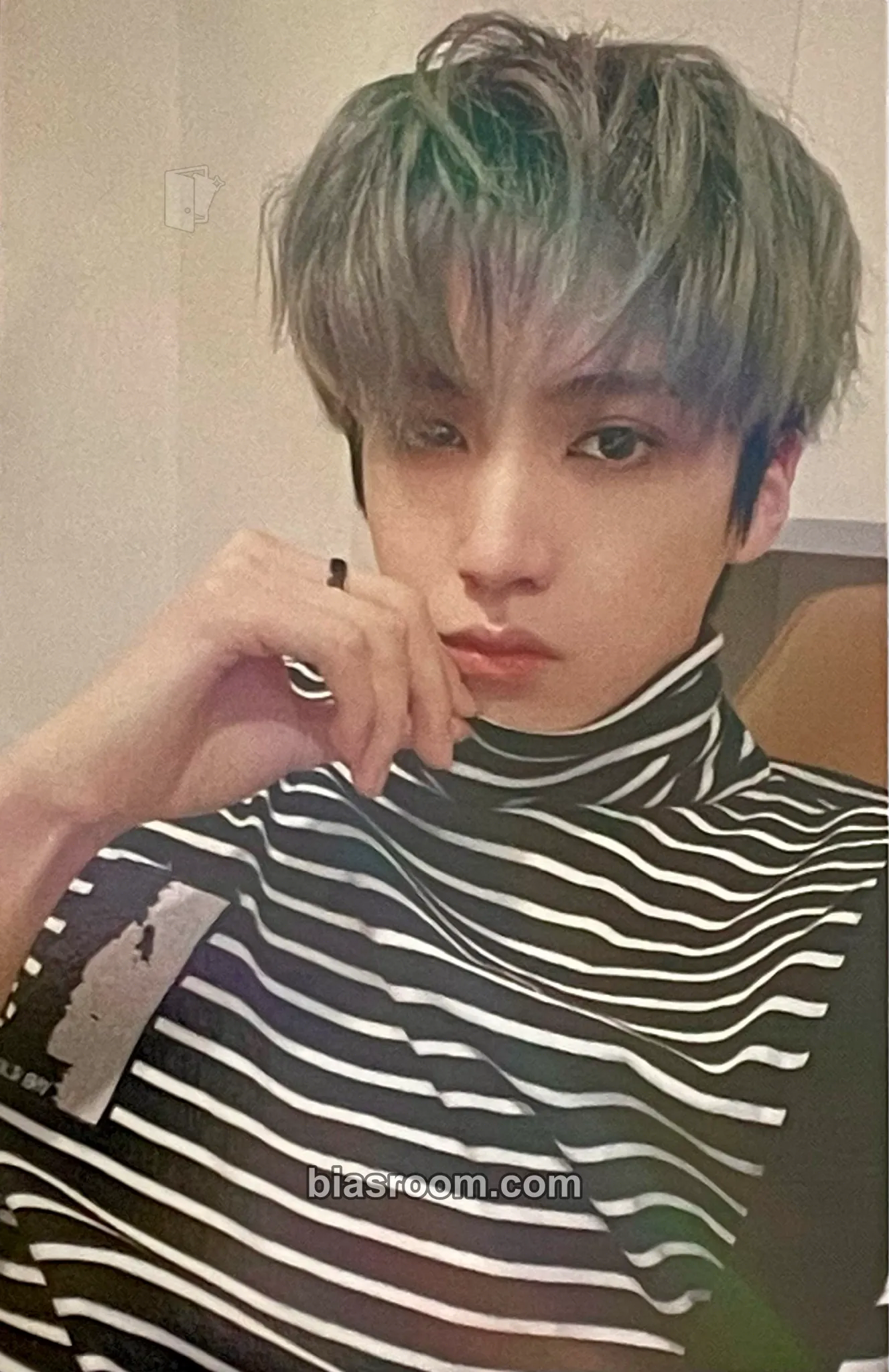 Wooseok LOVE or TAKE Photocard - PENTAGON - PENTAGON K-pop photocard
