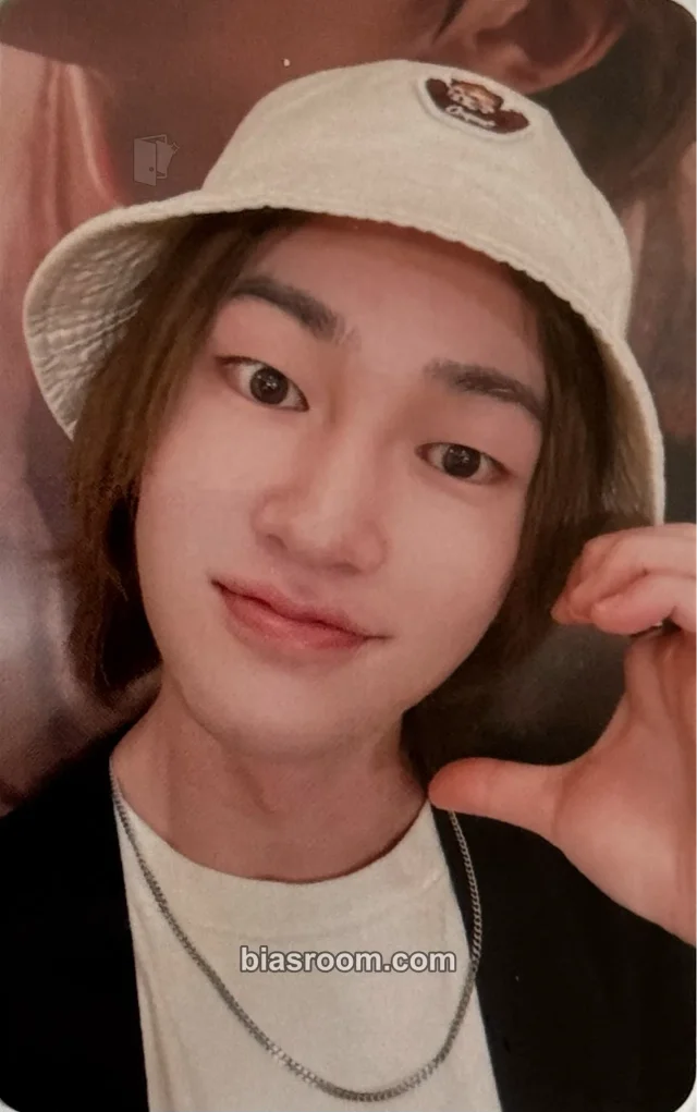 SHINee - Onew - Circle Album fansland special event round 2 selfie