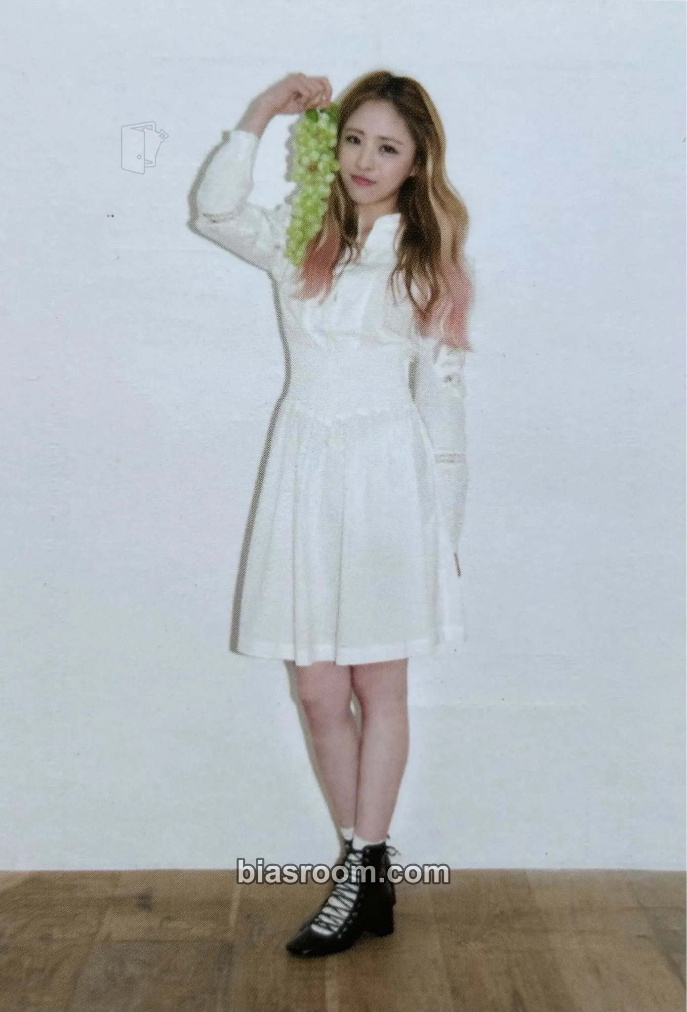 JinE Windy Day Photocard - OH MY GIRL - OH MY GIRL K-pop photocard