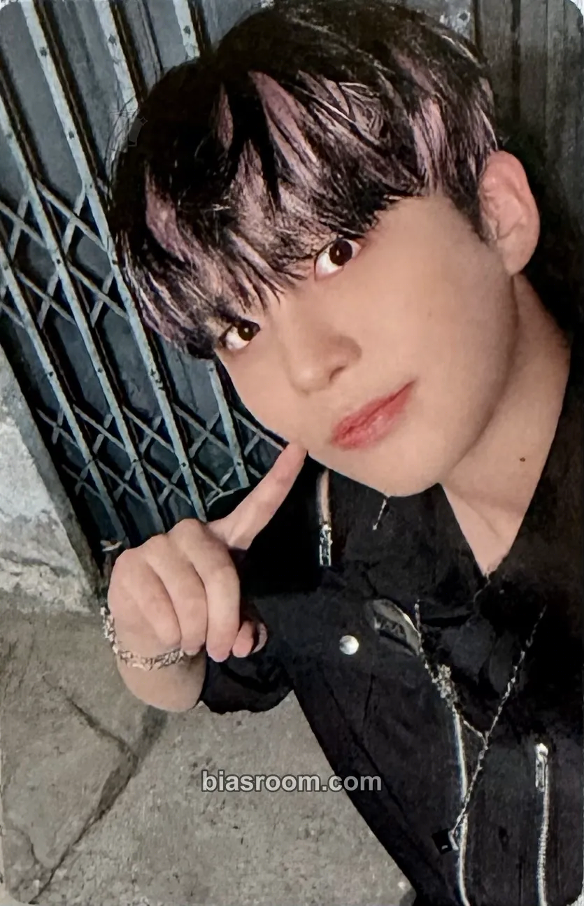 Jongho THE WORLD EP.2 : OUTLAW Photocard - ATEEZ - ATEEZ K-pop photocard