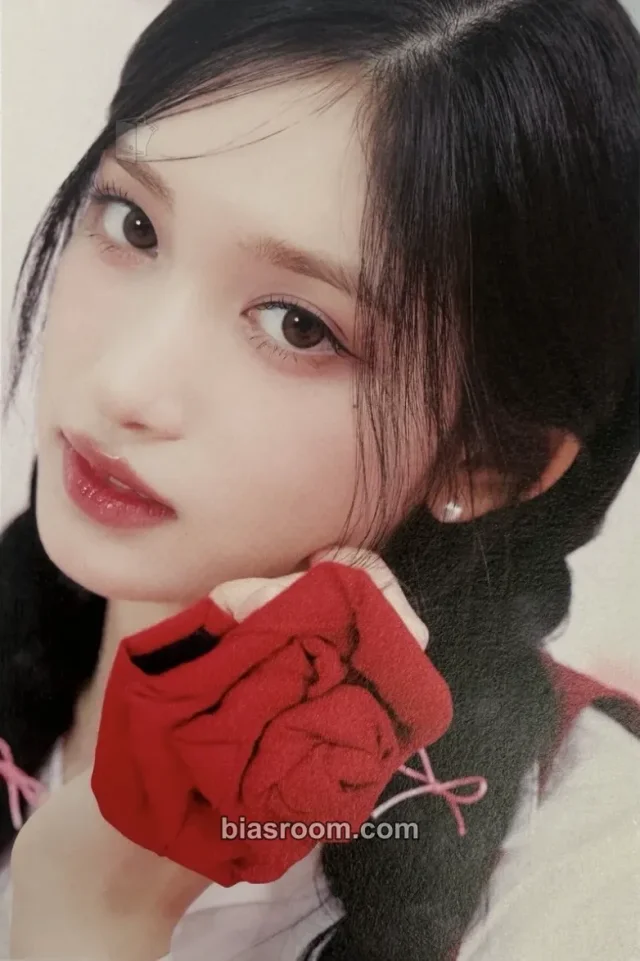 IVE - Leeseo - IVE SWITCH Album album inclusion loved ive version postcard set