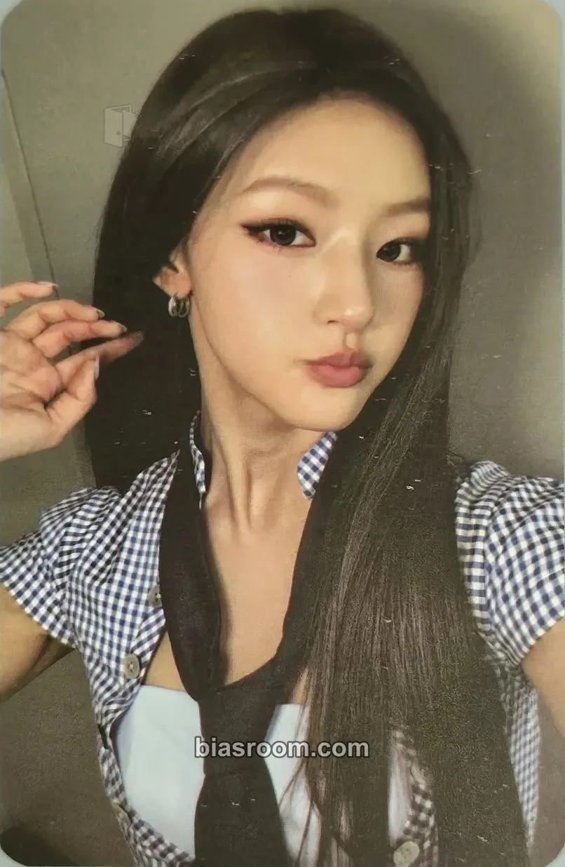 Haneul Asia fanmeeting tour "DEJA VU" Photocard - KISS OF LIFE - KISS OF LIFE K-pop photocard