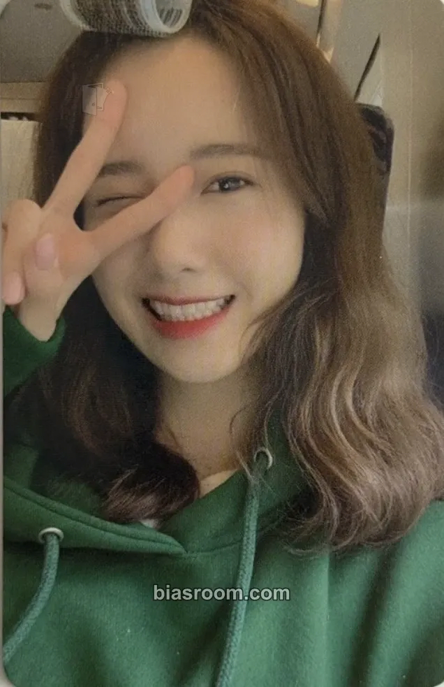 Yoona 2019 S♡NE Ace Fanclub Welcome Kit Photocard - Girls' Generation - Girls' Generation K-pop photocard