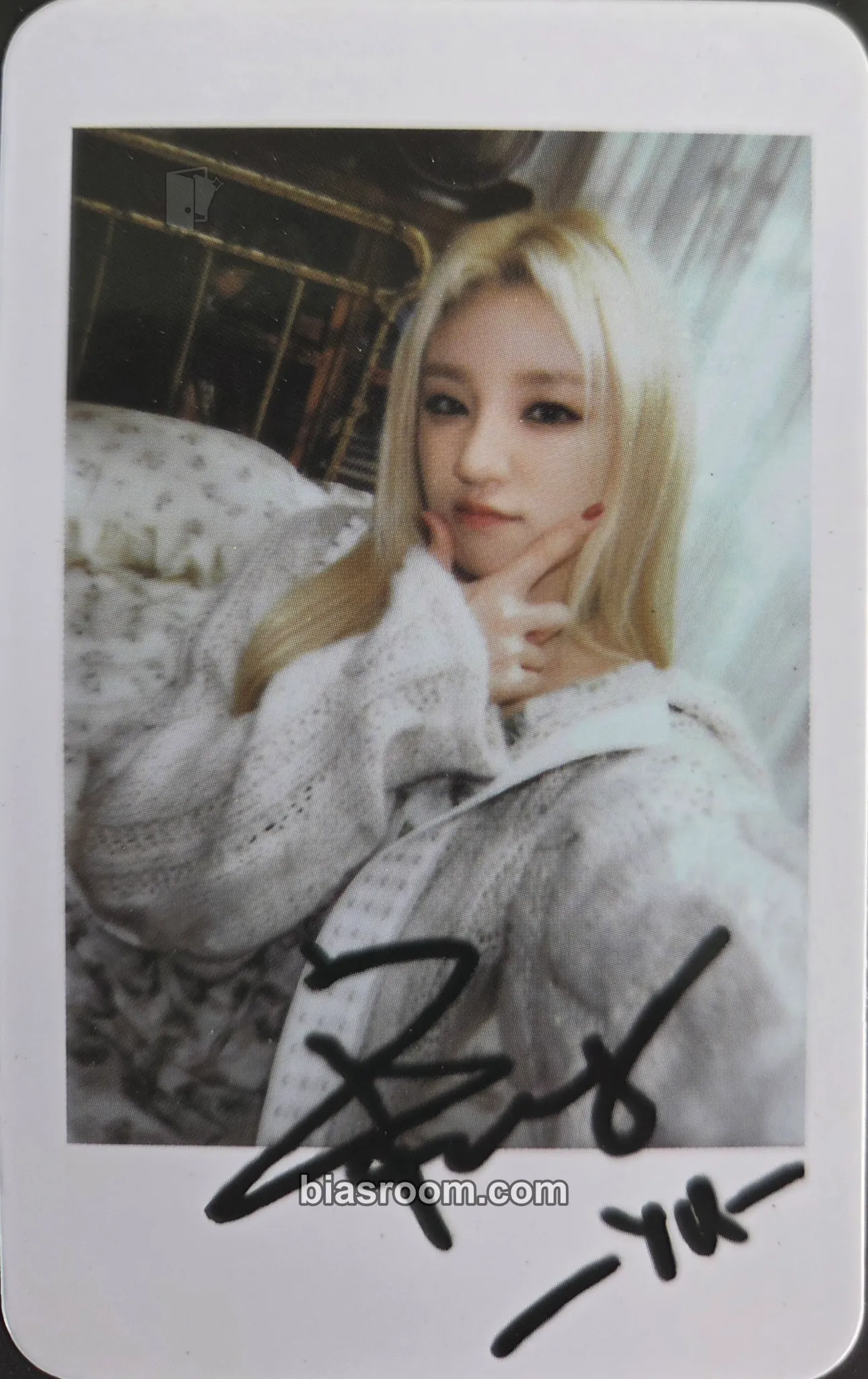 Yuqi Yuqi x XBlush Magazine Photocard - i-dle - i-dle K-pop photocard