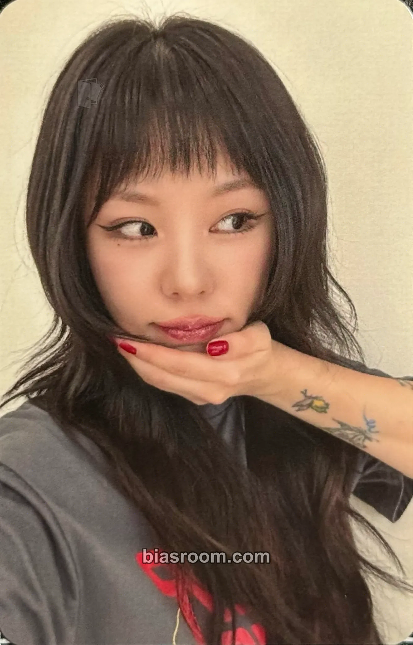Wheein Wheein 2026 Season's Greetings: Fruitful Holiday Photocard - MAMAMOO - MAMAMOO K-pop photocard